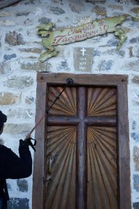 Porte de la chapelle de Jacqucourt